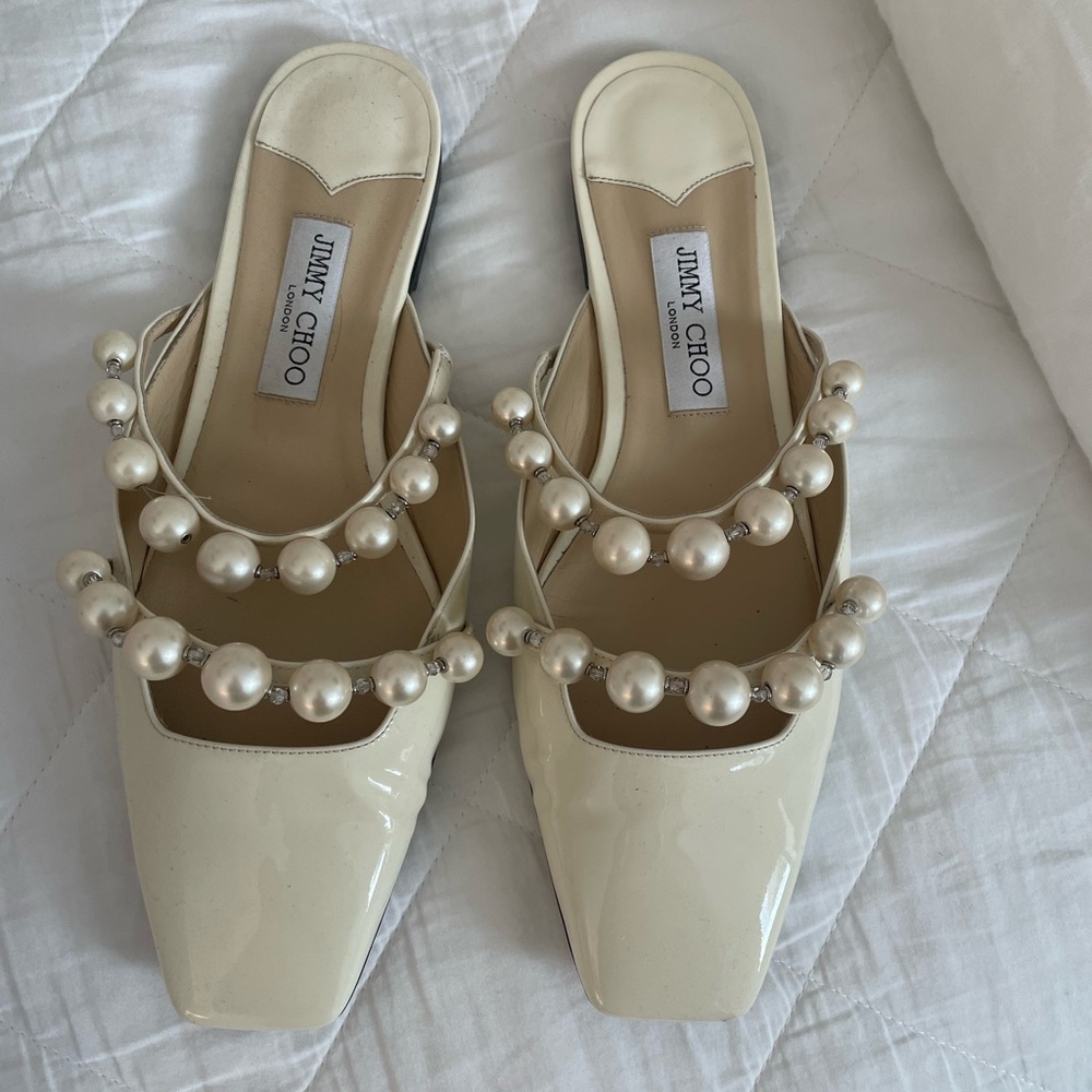 JIMMY CHOO AMAYA IVORY PEARL FLAT MULE
